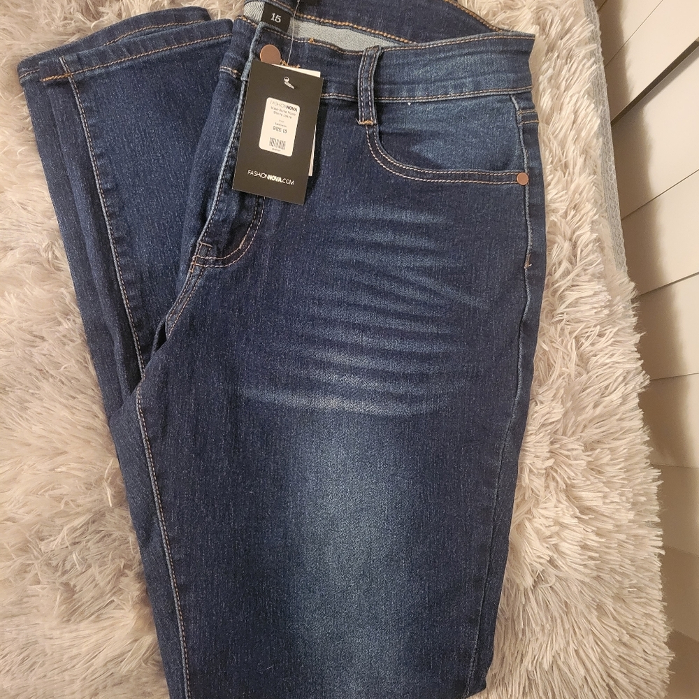 Fashion Nova Skinny jeans. Dark blue size 15